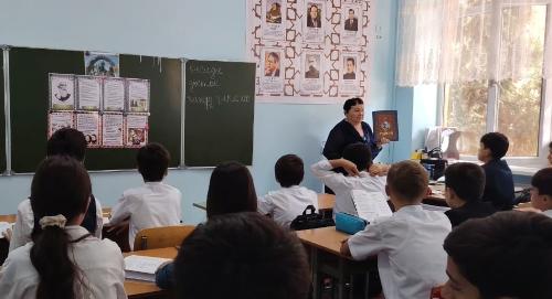 День Абуабдулло Рудаки в школе РТСУ в Душанбе