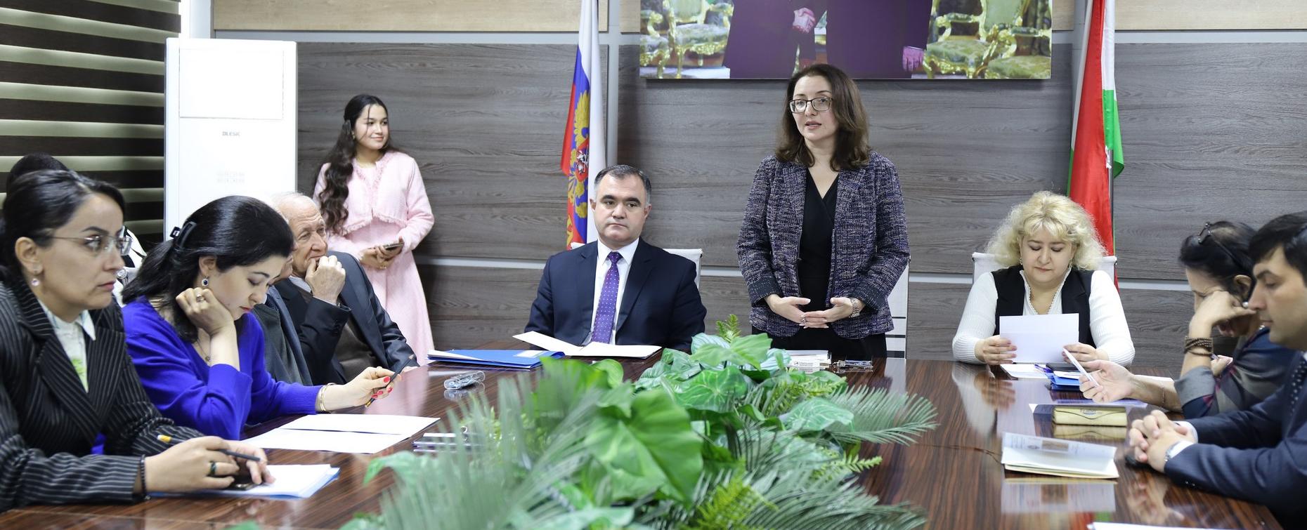 В РТСУ прошёл круглый стол, посвящённый гуманистическим идеям в суфийской поэзии