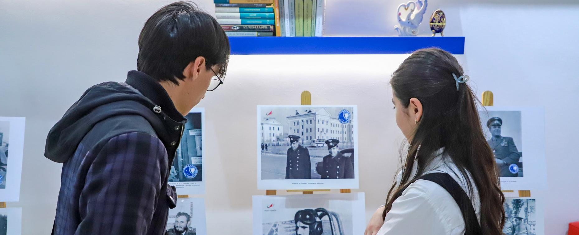 В РТСУ открылась фотовыставка, посвящённая юбилею полёта Юрия Гагарина в космос