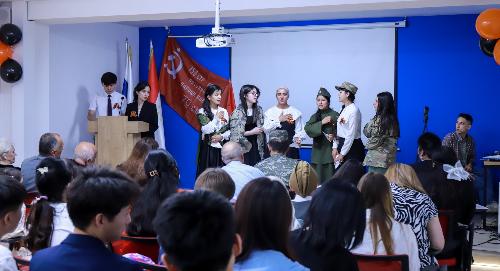 Вечный огонь памяти: студенты-филологи РТСУ отметили 80-летие Великой Победы
