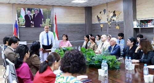 Искусственный интеллект и университет: вызовы, риски и новые возможности