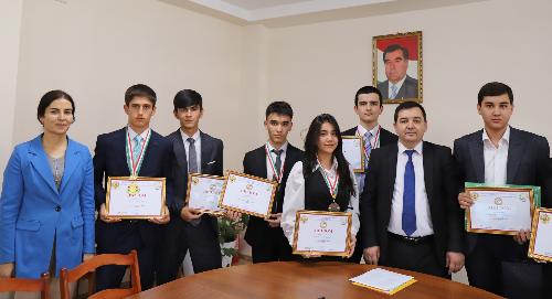 «Химия – основа жизни»: школьная олимпиада в РТСУ