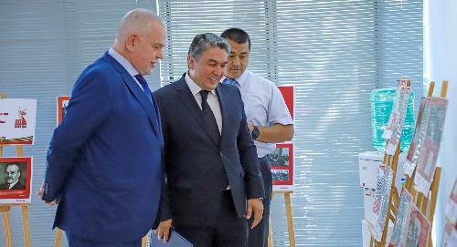 Посол России посетил фотовыставку «Советская дипломатия военных лет» в РТСУ