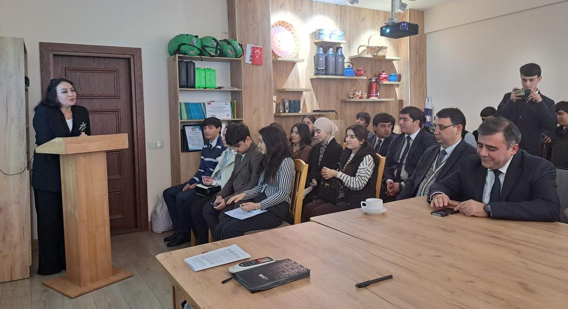 Наш Президент – наш Лидер: патриотический круглый стол в РТСУ