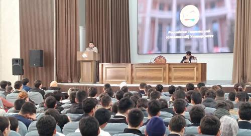 Профориентационная группа РТСУ продолжает работу в Согдийской области