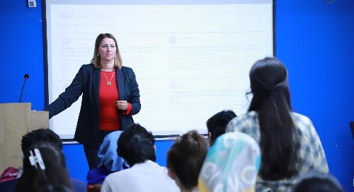 Мастер-класс по лингвистическому анализу романа «Маленькие женщины» прошёл в РТСУ