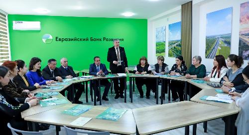 В РТСУ обсудили пути развития инноваций в сфере услуг Таджикистана