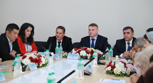 В РТСУ обсудили национальную правовую систему Республики Таджикистан и стран СНГ