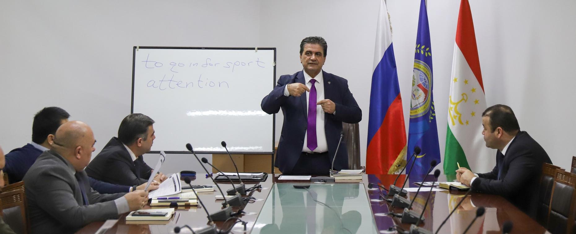 В РТСУ стартовали курсы английского языка для руководящего состава