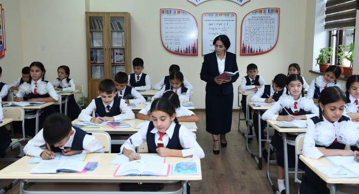 Омӯзгор: мақом ва қонун