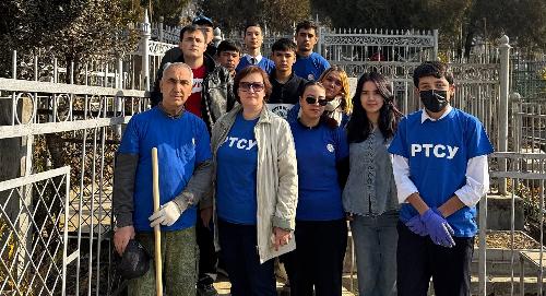 Студенты и сотрудники РТСУ присоединились к памятному субботнику на Аллее Славы