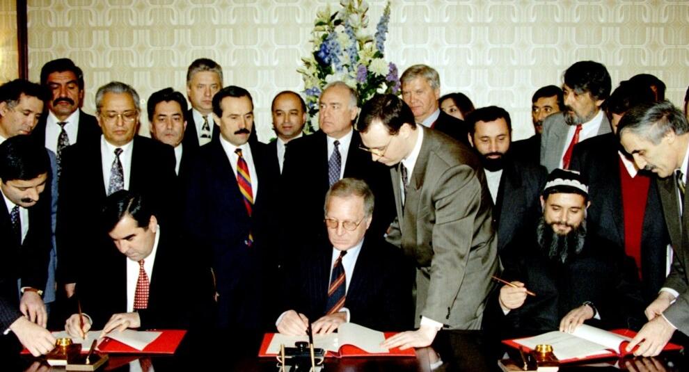 События 1997 года: завершение мирного процесса и институционализация национального согласия