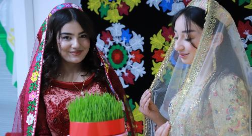 Навруз на факультете русской филологии, журналистики и медиатехнологий РТСУ: традиции, культура и творчество студентов