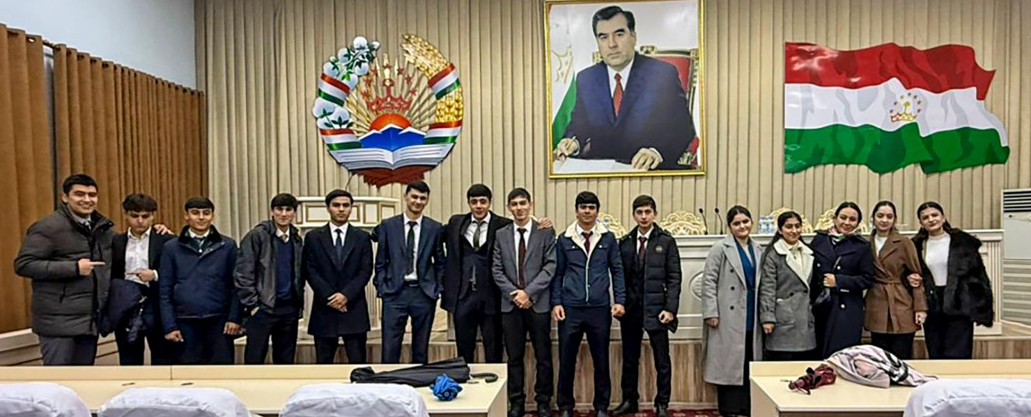 В Душанбе прошло торжественное мероприятие, посвящённое развитию туризма и ремёсел