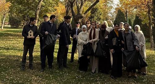 Студенты РТСУ провели экоинициативу в городских парках и изготовили скворечники