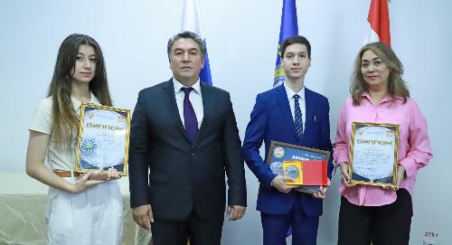 Ректор РТСУ поздравил призёров городского этапа конкурса «Мудрости зари сияние – книга»