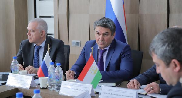 В РТСУ обсудили общую историю Таджикистана и России 