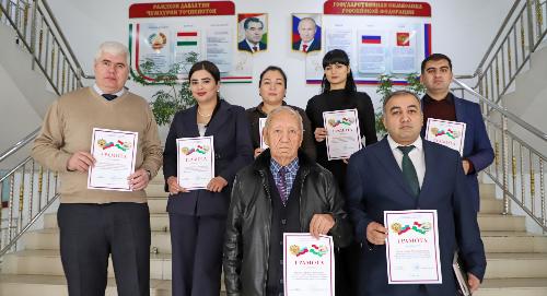 Ректор РТСУ вручил грамоты сотрудникам и преподавателям за вклад в развитие университета