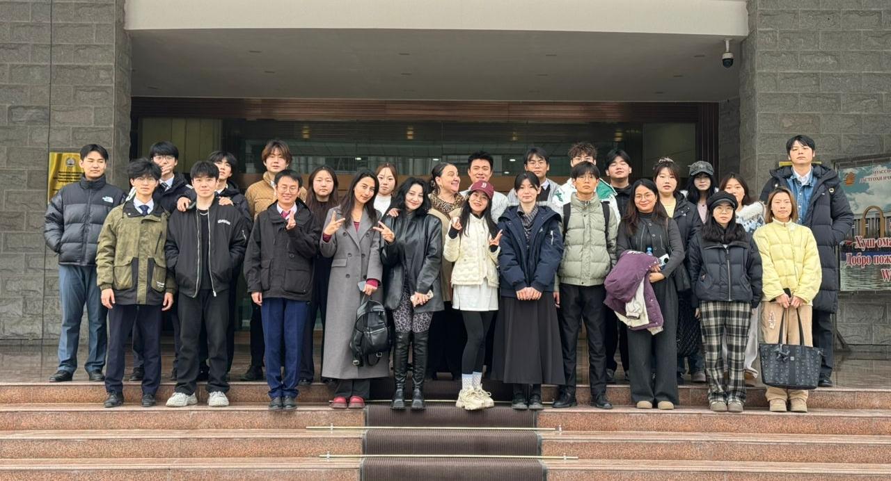 Иностранные слушатели подготовительных курсов РТСУ познакомились с культурным наследием Таджикистана
