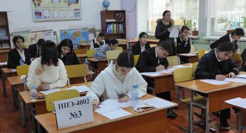 Первый экзамен для выпускников: в СОШ РТСУ стартовала итоговая аттестация