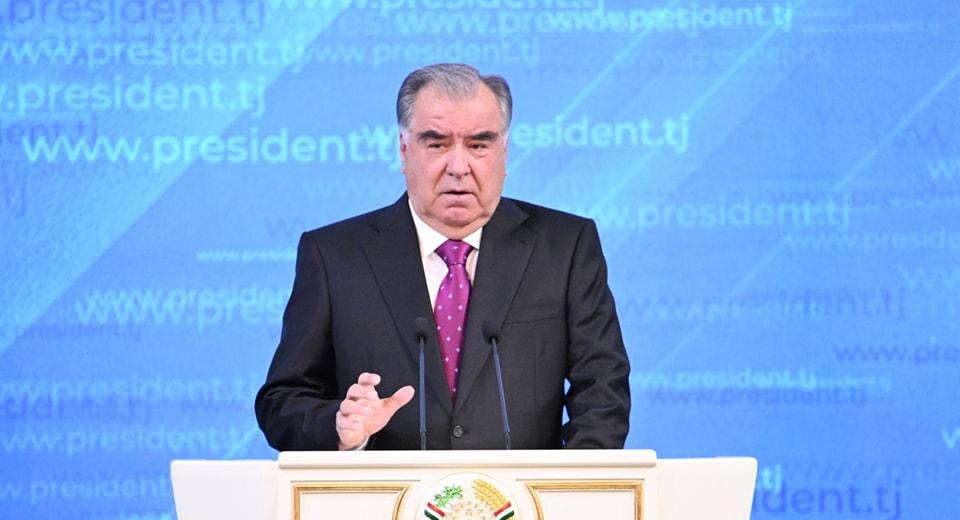 Президент Таджикистана выступил с посланием парламенту. Основные цитаты на этот час