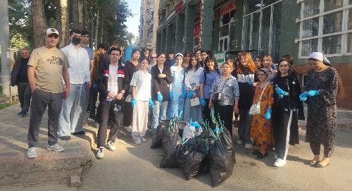 РТСУ принял участие в общегородском субботнике в Душанбе