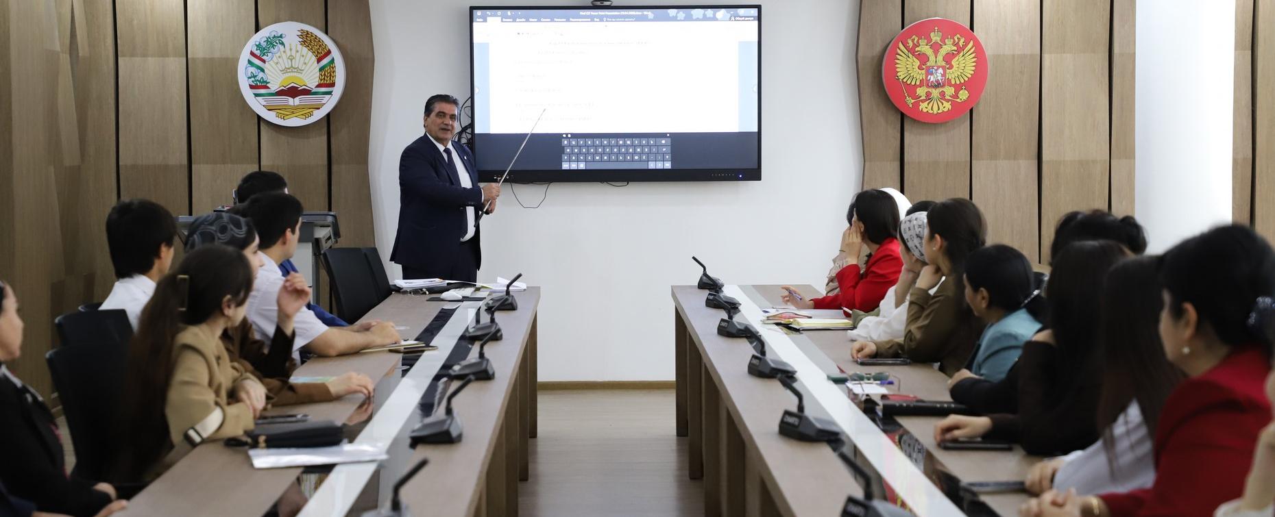 В РТСУ обсудили коммуникативный метод обучения иностранным языкам