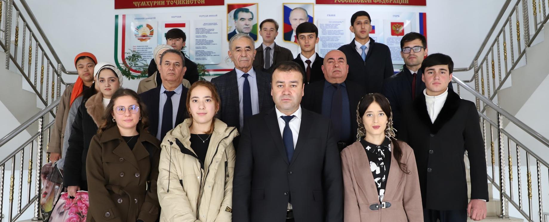 Студенты с особыми потребностями получили новогодние поздравления от ректора РТСУ