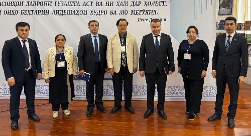 Ректор РТСУ посетил финальный тур Республиканского конкурса «Фурӯғи субҳи доноӣ – китоб аст»