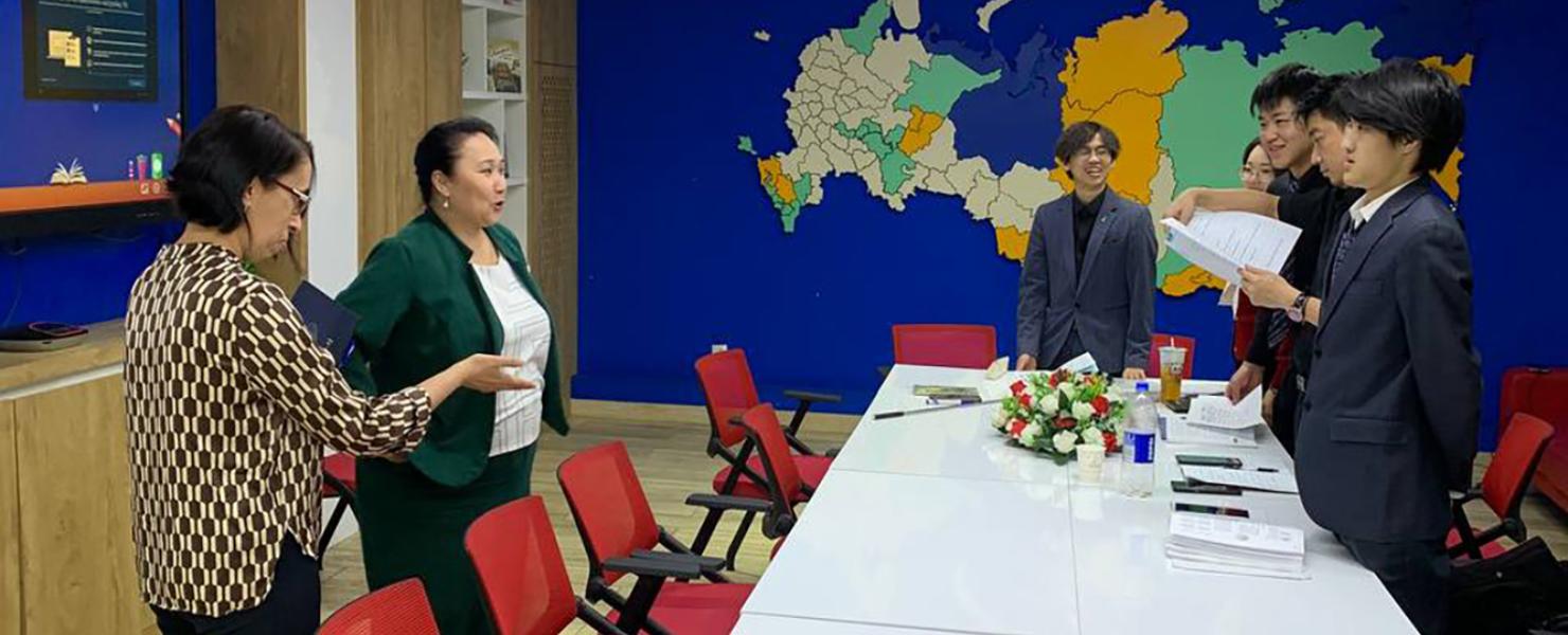 В РТСУ иностранных студентов поздравили с Днём Вооружённых сил Республики Таджикистан