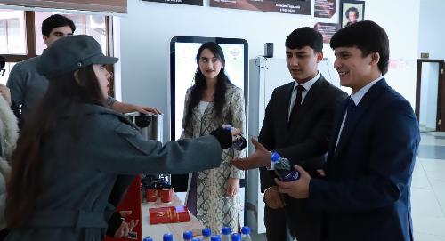 «Процитируй Конституцию и получи подарок»: акция в РТСУ